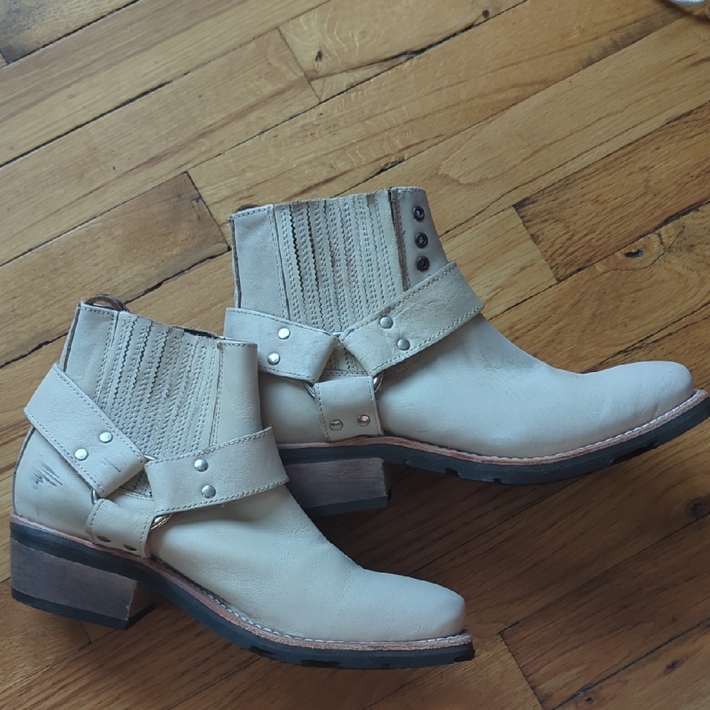 Free Bird Whiskey White Ankle Boots